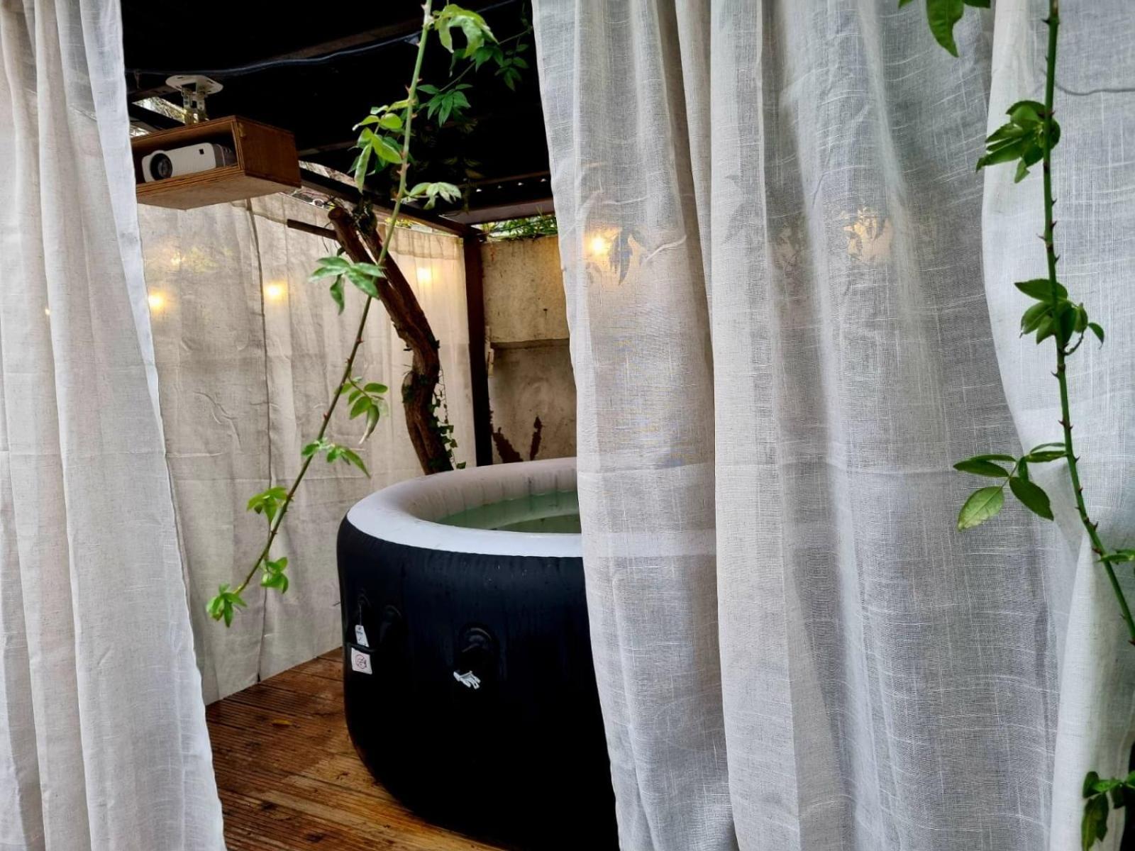Double Room W/Projector & Garden Hot Tub ลอนดอน ภายนอก รูปภาพ