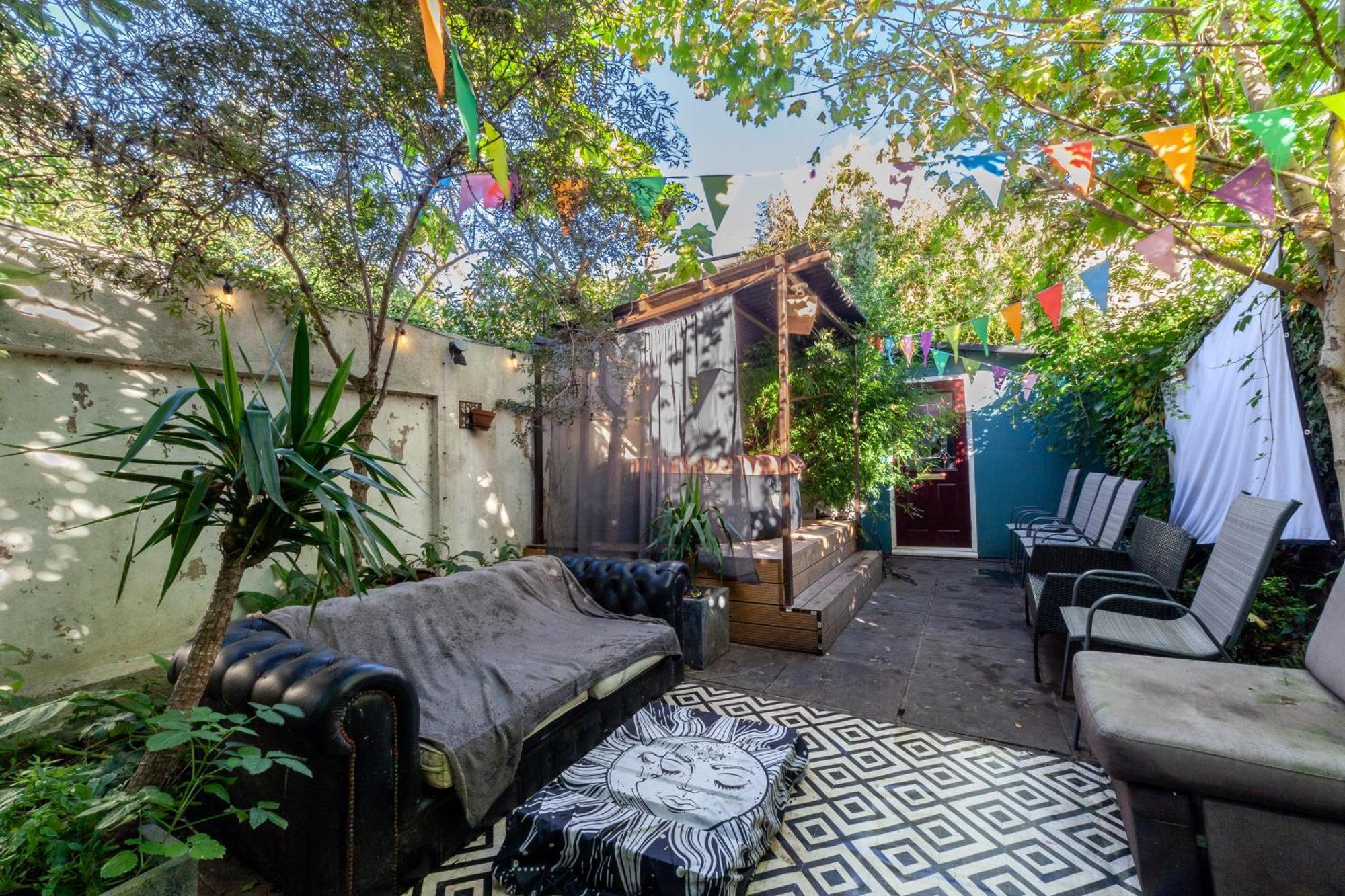 Double Room W/Projector & Garden Hot Tub ลอนดอน ภายนอก รูปภาพ