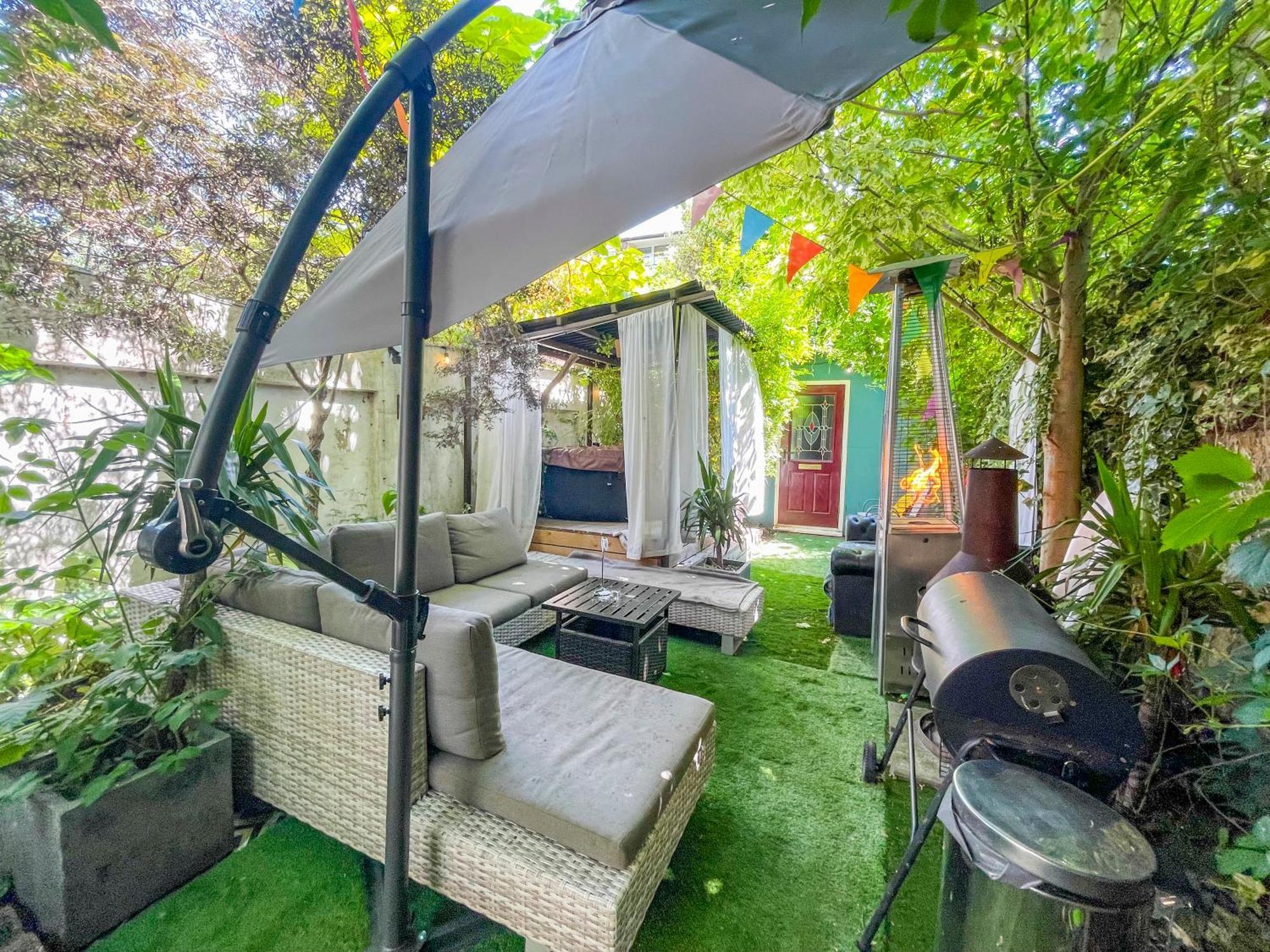 Double Room W/Projector & Garden Hot Tub ลอนดอน ภายนอก รูปภาพ